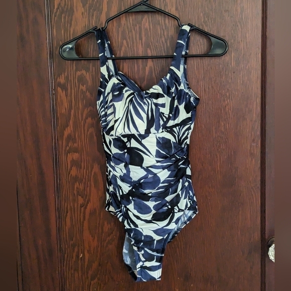 Miraclesuit Blue & Black Floral Flattering Waist Under wire One Piece Swimsuit S - Picture 1 of 8